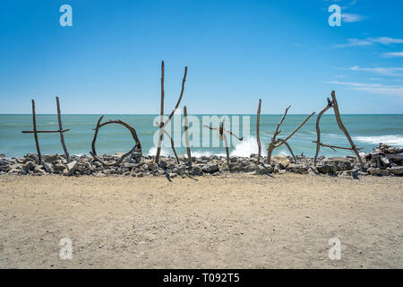 Hokitika, Neuseeland - Stadt Name kunst Installation aus Holz sticks gemacht Stockfoto