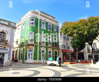 LAGOS, PORTUGAL - 26. Februar: Fassade des schönen Haus in Lagos, Portugal am 26. Februar 2019. Stockfoto