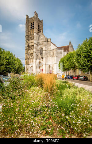 Schöne Aussicht auf die Altstadt von Auxerre, Burgund, Frankreich Stockfoto