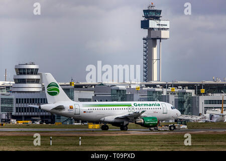 Internationaler Flughafen Düsseldorf, DUS, geparkte Flugzeuge der Fluggesellschaft Germania, nach dem Konkurs, Stockfoto