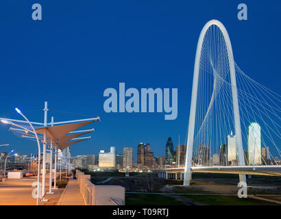 Dallas Skylie und Brücke 032719 Stockfoto