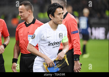 Mailand, Italien. 14 Mär, 2019. Makoto Hasebe (Frankfurt) Fußball: UEFA Europa League Runde 16 Spiel zwischen Inter Mailand 0-1 Eintracht Frankfurt an Giuseppe Meazza in Mailand, Italien. Credit: Itaru Chiba/LBA/Alamy leben Nachrichten Stockfoto