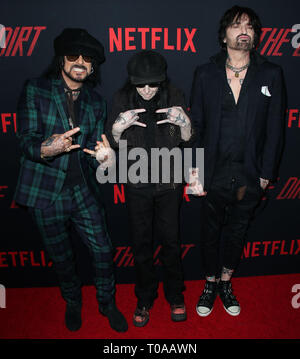 Hollywood, Vereinigte Staaten. 18 Mär, 2019. HOLLYWOOD, Los Angeles, CA, USA - 18. März: Musiker Nikki Sixx, Mick Mars, Tommy Lee von Motley Crue kommen an der Los Angeles Premiere von Netflix "Schmutz" in Kinos ArcLight Hollywood am 18. März 2019 in Hollywood, Los Angeles, Kalifornien, USA. (Foto von Xavier Collin/Image Press Agency) Quelle: Bild Presse Agentur/Alamy leben Nachrichten Stockfoto