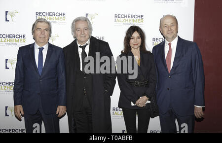 Paris, Frankreich. März 2019. PR Bruno Dubois (L), Pierre Arditi, Evelyne Bouix und Olivier de Ladoucette (R) nehmen an der Fotokonferenz der 14. Gala 2019 der Vereinigung für Alzheimer-Forschung an der Olympia in Paris Teil Stockfoto