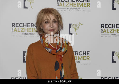 Paris, Frankreich. 18. Mär 2019. Fanny Cottençon - Photocall des 14 Gala 2019 des Vereins für die Alzheimer Forschung im Olympia in Paris am 18. März 2019 Credit: Véronique PHITOUSSI/Alamy leben Nachrichten Stockfoto