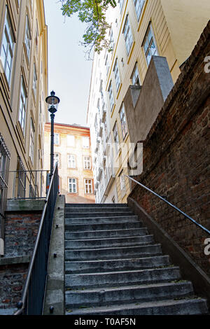 Gasse mit Treppen Stockfoto