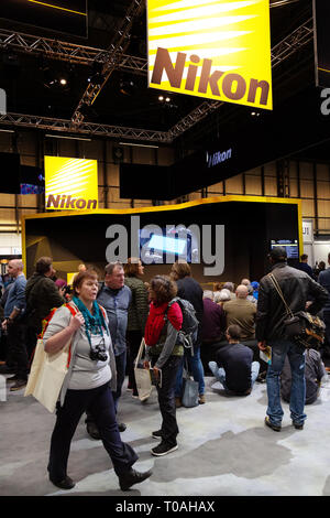 Die Fotografie - Fotografen an Nikon stand, der NEC, Birmingham, Großbritannien Stockfoto