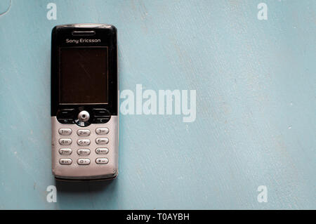 Sony Ericsson Handy, Sony Mobile wurde 2001 gegründet Stockfoto