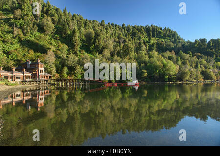 Die wunderschöne Puyuhuapi Lodge in der ventisquero Sound, Patagonien, Aysen, Chile Stockfoto