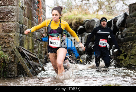 Die mächtigen Deerstalker 2019, Innerleithen, Scottish Borders Teilnehmer nehmen Park im Doppel Stalker Ereignis Stockfoto