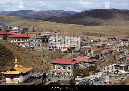 Dorf im Grasland von Tagong, Sichuan, China Stockfoto