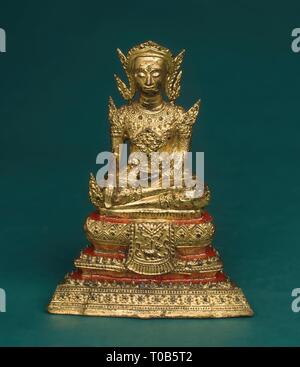 "Gekrönt Buddha Maravijaya (Bodhisattva Maitreya? )". Siam (heute Thailand). Bangkok Kunst, zwischen 1850 und 1860. Abmessungen: h. 15 cm. Museum: Staatliche Eremitage, St. Petersburg. Stockfoto