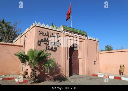 Tore nach Sidi Ali Ben Kacem Friedhof, Medina, Marrakesch, Marrakesh-Safi region, Marokko, Nordafrika Stockfoto