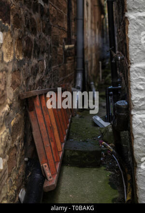 Whitby Gasse mit hölzernen Treppen auf der Seite Stockfoto