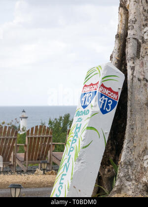 Straße Nummer 413 in Rincon - die Straße des Glücks nach Puerto Ricaner, weil das der Weg ist, der Surfer klicken Sie auf den Stränden zu kommen. Stockfoto