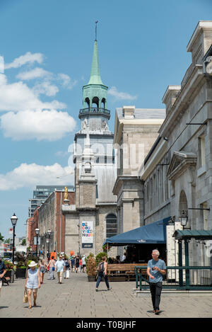 Montreal, Quebec, Kanada. Blick nach Osten, Saint Paul Street östlich von Bonsecours Market in Notre-Dame-de-Bon-Secours Kapelle in der Altstadt von Montreal. Stockfoto