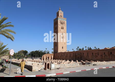 Koutoubia Moschee (Nordseite), mit Resten der früheren Almohaden Moschee, Medina, Marrakesch, Marrakesh-Safi region, Marokko, Nordafrika Stockfoto