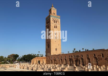 Koutoubia Moschee (Nordseite), mit Resten der früheren Almohaden Moschee, Medina, Marrakesch, Marrakesh-Safi region, Marokko, Nordafrika Stockfoto