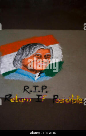 APJ Abdul Kalam in farbigen Pulver oder Rangoli getan. Stockfoto