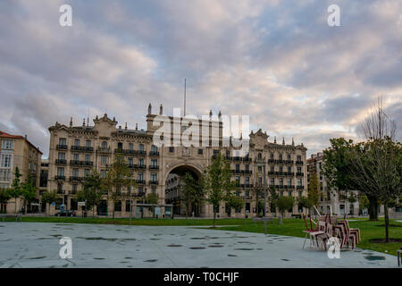 Santander, Spanien - September, 2017: Blick auf das Wahrzeichen der Hauptsitz der spanischen Banco de Santander in der Stadt Santander Stockfoto