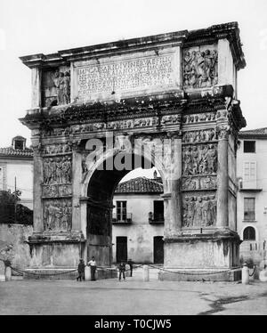 Arch von Trajan, Benevento, Kampanien, Italien 1931 Stockfoto