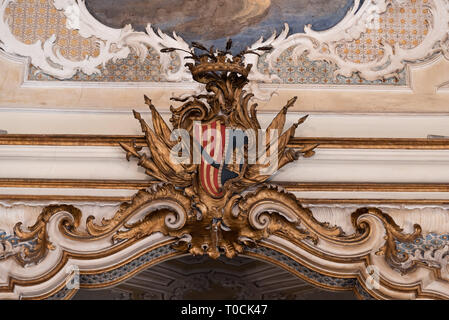 CATANIA, Italien - 18 Jan 2019: Einrichtung des Palazzo Biscari in Catania, Italien, mit dem sizilianischen Barock ball Zimmer Halle und Rezeption. Stockfoto