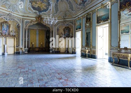 CATANIA, Italien - 18 Jan 2019: Einrichtung des Palazzo Biscari in Catania, Italien, mit dem sizilianischen Barock ball Zimmer Halle und Rezeption. Stockfoto