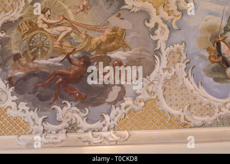 CATANIA, Italien - 18 Jan 2019: Einrichtung des Palazzo Biscari in Catania, Italien, mit dem sizilianischen Barock ball Zimmer Halle und Rezeption. Stockfoto