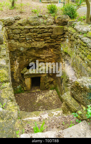 Eingang zu einem Jüdischen Beerdigung Höhle aus der römischen Periode, in Bet Shearim Nationalpark (jüdischen Nekropole), im Norden Israels Stockfoto