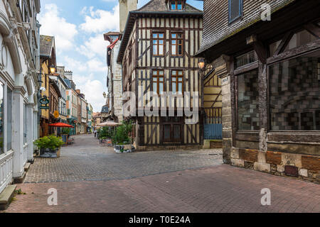 Troyes (Great-East, Grand Est, nord-östlichen Frankreich): Traditionelle champenois Stil Fachwerkhaus in der Altstadt, die 'rue Saussier Allgemein' Straße Stockfoto