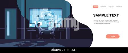 Zwei Männer an Monitoren hinter Glas Fenster Krankenhaus OP-Tisch medizinische Chirurgie Zimmer dunkel Büro Innenraum Überwachung Sicherheit sitzen auf der Suche Stock Vektor