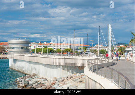 Hafeneinfahrt im Park Jardin Bonaparte, Saint-Raphael, Var, Provence-Alpes-Cote d'Azur, Frankreich, Europa Stockfoto