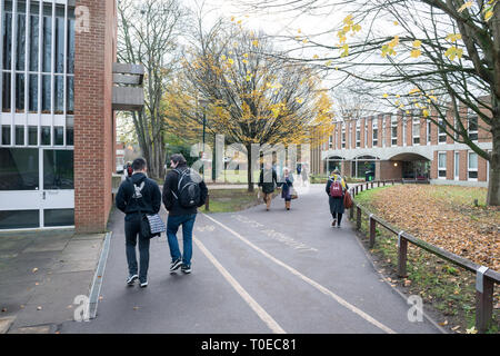 Fotos der außerhalb der öffentlichen Bereiche und Gebäude an der Universität von Sussex in Brighton Stockfoto