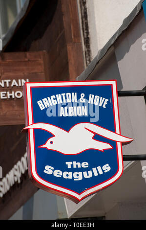 Brighton und Hove Albion Schild in Brighton, Sussex, England. Stockfoto