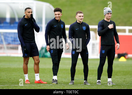 (Von links nach rechts) Der Engländer Callum Wilson, Jadon Sancho, Kieran Trippier und Ben Chilwell während des Trainings im St George's Park, Burton. Stockfoto