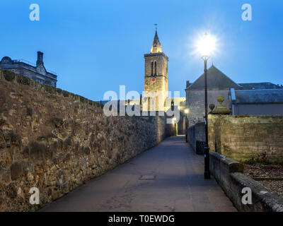 St. Salvators College Kapelle von Zigarettenkippen Wynd im Morgengrauen St Andrews, Fife, Schottland Stockfoto