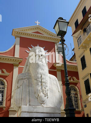 Statue der Priester George Kalohairetis außerhalb Agia Theodora Metropolitan Orthodoxe Kathedrale, Korfu, Griechenland Stockfoto