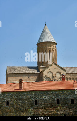 Fotos und Bilder von den Wänden und der mittelalterlichen Kathedrale Alaverdi St George & Klosteranlage, die aus dem 11. Jahrhundert, in der Nähe von Telavi, Georgien (Land). Bei 50 Mir Stockfoto