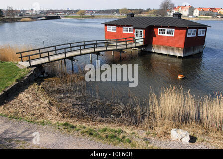 Klapphuset (öffentliche Waschhaus) im Jahre 1857 gebaut ist das einzige verbleibende washhause in Skandinavien am Strand Kattrumpan in Kalmar, Kalmar Län, Schweden. Stockfoto