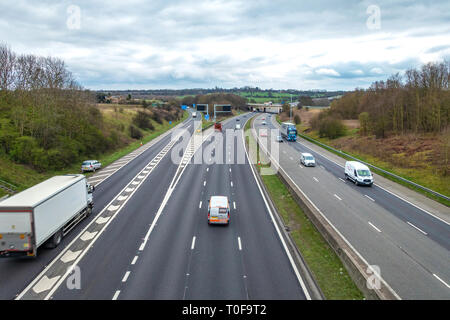 Ausfahrt 32 der M1 Rotherham geht es in den Süden nach London links hier mit der M18 nach Norden in Richtung Doncaster und darüber hinaus Stockfoto