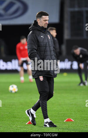 Wolfsburg, Deutschland. 19 Mär, 2019. Head Coach Mladen Krstajic (Serbien). GES/Fußball/Training Nationalmannschaft von Serbien, 19.03.2019 Fußball: Serbische Nationalmannschaft, Ausbildung, Praxis, Wolfsburg, 19. März 2019 | Verwendung der weltweiten Kredit: dpa/Alamy leben Nachrichten Stockfoto