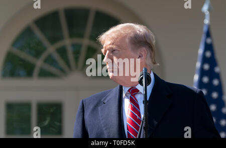 Washington, DC, USA. 19 Mär, 2019. Vereinigte Staaten Präsident Donald J. Trumpf hält eine Pressekonferenz mit Präsident Jair Bolsonoro Brasiliens im Weißen Haus. (Chris Kleponis/Polaris) Credit: Chris Kleponis/Pool über CNP | Verwendung der weltweiten Kredit: dpa Picture alliance/Alamy leben Nachrichten Stockfoto