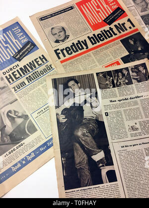 Wien, Österreich. 20 Feb, 2019. Artikel in verschiedenen Zeitungen über den Österreichischen pop Sänger Freddy Quinn in der Freddy Quinn Archiv/Museum in Wien, die von Eduard und Brigitta Klinger gegründet wurde. Beide haben großen Bewunderer der Sänger, Schauspieler und Künstler seit Jahrzehnten. (KORR Premiere in den Zirkus zu dpa: Freddy Quinn auf der Bühne zum ersten Mal vor 70 Jahren) Quelle: Matthias Röder/dpa/Alamy leben Nachrichten Stockfoto