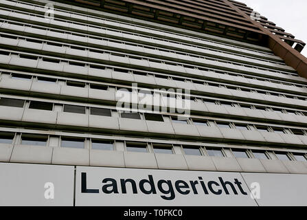 20. März 2019, Nordrhein-Westfalen, Köln: Der Sitz der Langericht und Amtsgericht in Köln. Foto: Oliver Berg/dpa