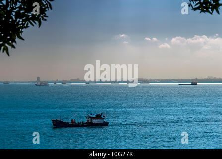 Istanbul, Türkei, 15. Juni 2006: Schiffe auf das Marmarameer Stockfoto