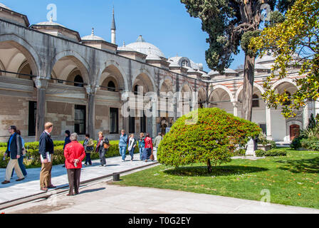 Istanbul, Türkei, 12. April 2007: Garten der Topkapi Palast Stockfoto