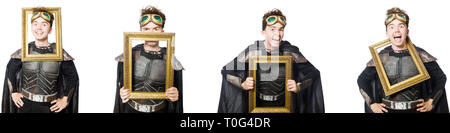 Junge lustige Mann in Rüstung Anzug Stockfoto