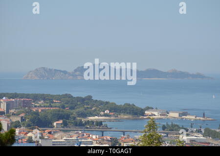 Blick auf die Cies Inseln aus dem Berg von Castro in Vigo. Natur, Architektur, Geschichte, Reisen. August 16, 2014. Vigo, Pontevedra, Galizien, Spanien Stockfoto