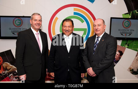 Die erste Verwendung der Präsident der Commonwealth Games Federation Prinz Imran visits Glasgow Hauptsitz 2014. Herr Smith, Prinz Imran, Michael Cavan Stockfoto