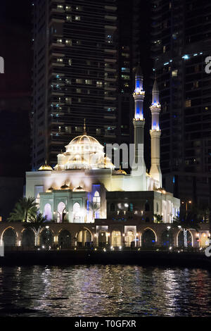 Kleine Moschee in Abu Dhabi, VAE. Stockfoto